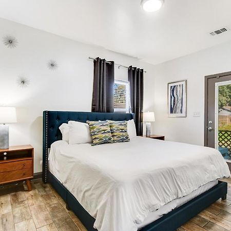 Cozy Charmer In Town Savannah Bagian luar foto