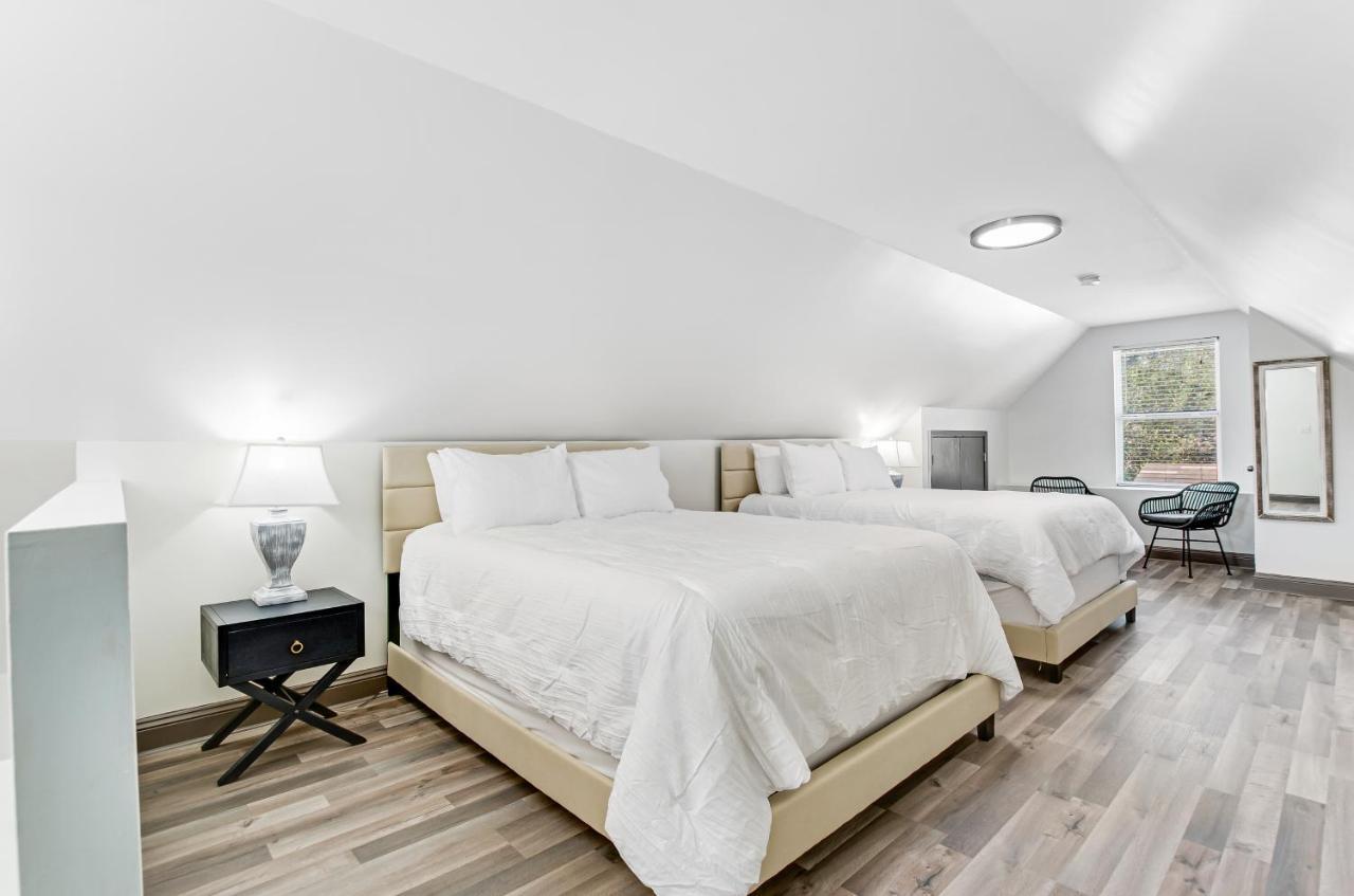 Cozy Charmer In Town Savannah Bagian luar foto