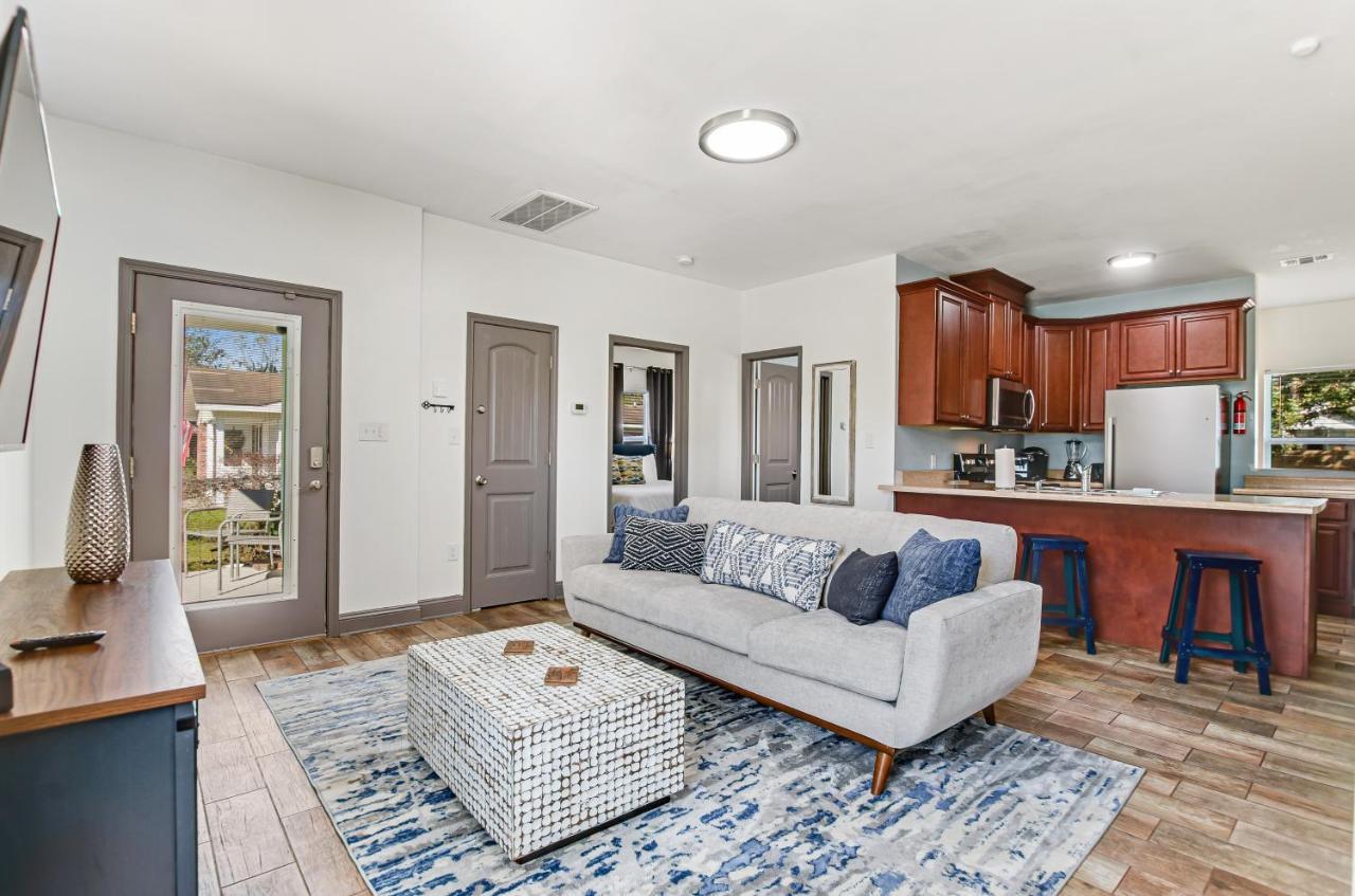 Cozy Charmer In Town Savannah Bagian luar foto