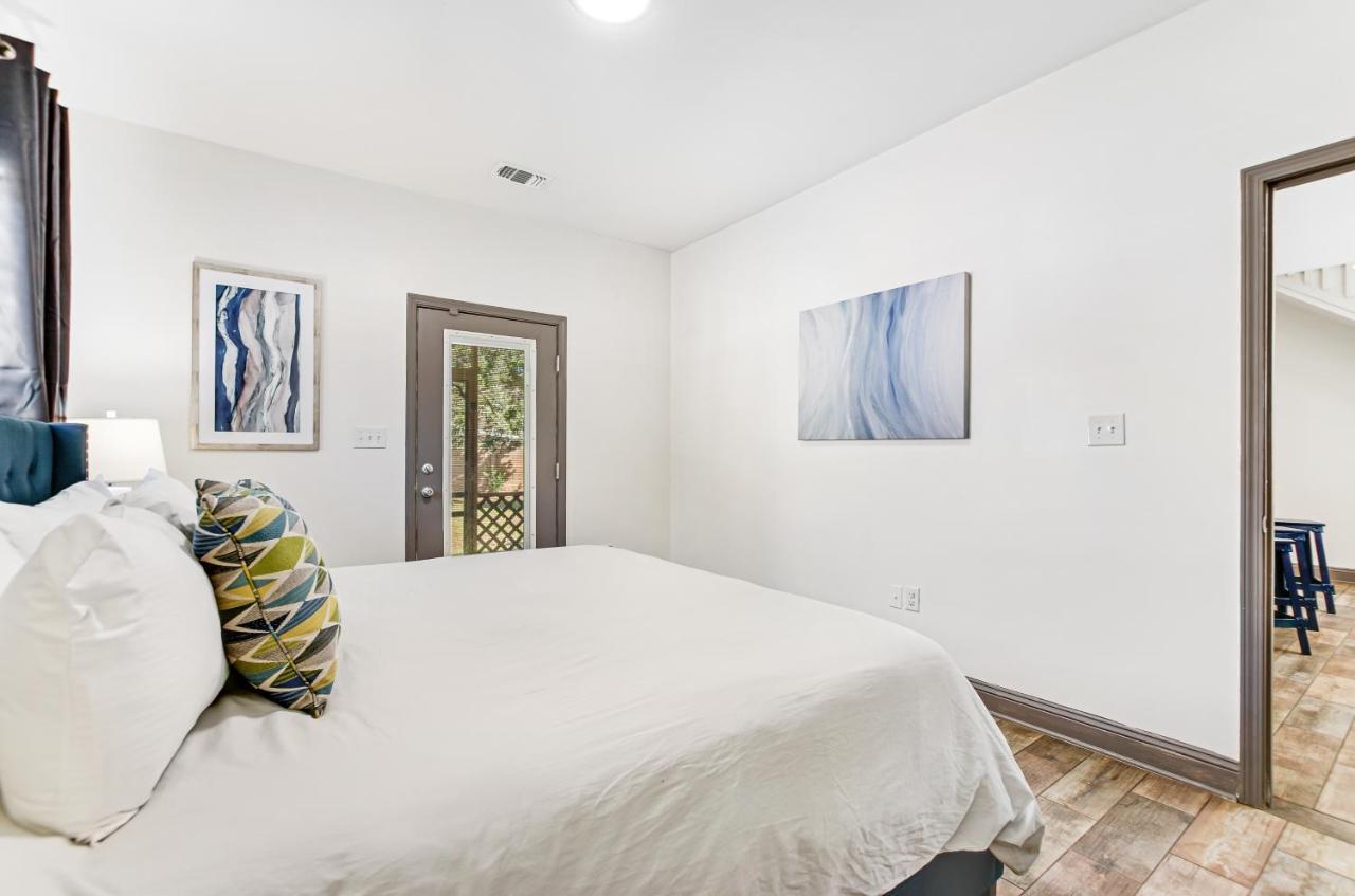 Cozy Charmer In Town Savannah Bagian luar foto