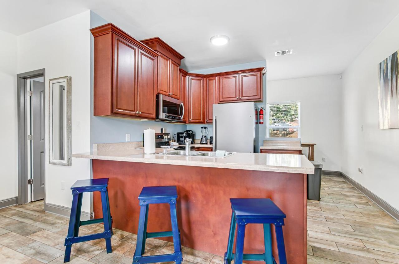Cozy Charmer In Town Savannah Bagian luar foto