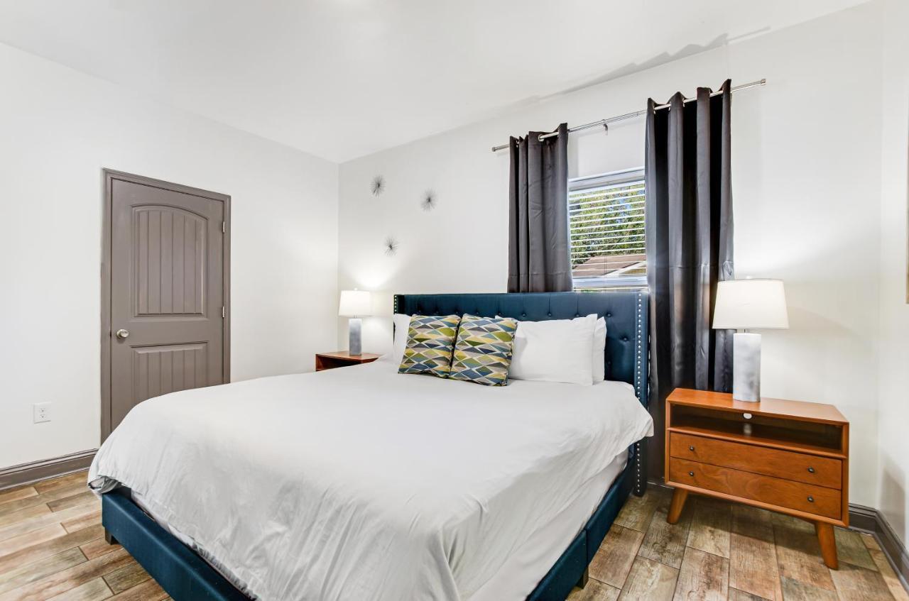 Cozy Charmer In Town Savannah Bagian luar foto